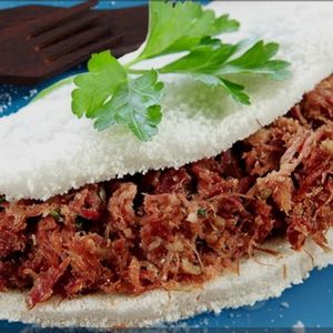 imagem do produto tapioca recheada com carne seca 