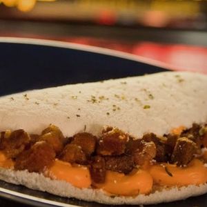 imagem do produto tapioca recheada com banco e queijo cheddar 