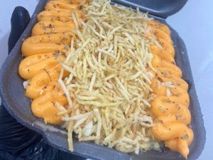 imagem do produto Batata Recheada  C/( Estrogonoff de frango   + Borda de Provolone) M