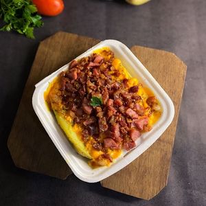 imagem do produto Batata Recheada C/(Calabresa ao molho +Bacon e Cheddar) M
