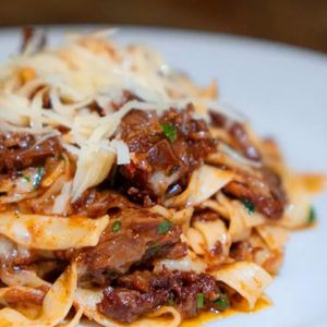 imagem do produto Fettuccine ao Molho de Costela com Queijo Mussarela