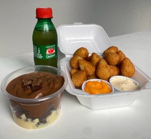 imagem do produto Combo escondidinho de Brownie + 15 coxinhas e refrigerante