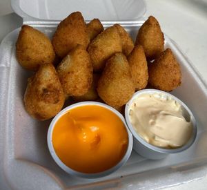 imagem do produto 20 mini coxinha de frango crocante