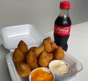 imagem do produto 30 mini coxinhas de frango + refrigerante