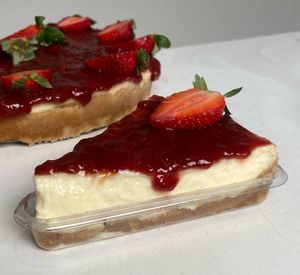 imagem do produto Cheesecake de morango fatia