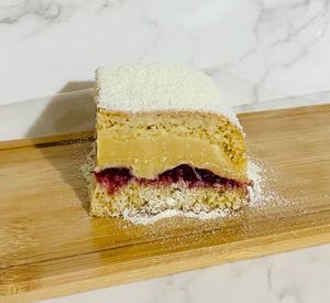 imagem do produto Bolo Gelado Ninho com Geléia de Morango