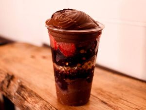 imagem do produto Açaí trufado, Morango e Granola