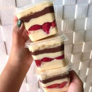 imagem do produto Bolo de pote 2 amores com morango 🍓 