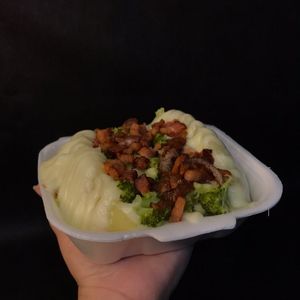 imagem do produto Batata recheada de Brócolis com Bacon
