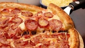 imagem do produto 1 pizacalabresa 1 pizza Toscana+ Guaraná 1/5+ maionese caseira