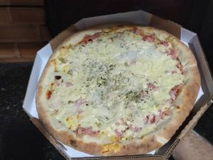 imagem do produto 1 pizza Marguerita 1 pizza portuguesa+ Guaraná 1/5+ maionese caseira