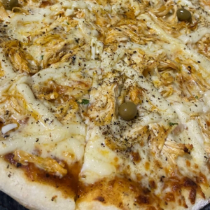 imagem do produto PIZZA DE FRANGO COM CATUPIRY G + MINI CHURROS + REFRIGERANTE 1 LT