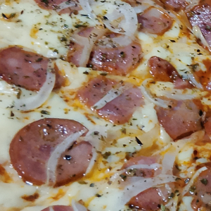 imagem do produto Pizza de Calabresa G + Mini churros com Doce de leite + Refrigerante de 1 LT
