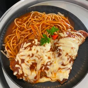 imagem do produto FRANGO À PARMEGIANA (GRATINADO COM MUSSARELA)