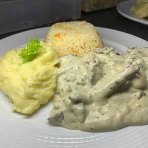 imagem do produto Bife Em Tiras ao Molho de Gorgonzola 