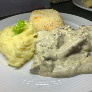 imagem do produto BIFE EM TIRAS AO MOLHO DE GORGONZOLA 