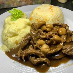 imagem do produto Bife ao molho madeira  