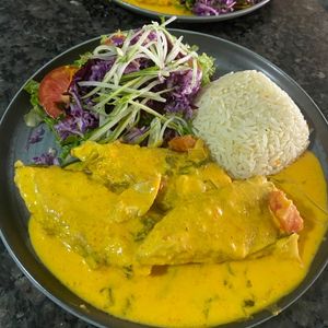 imagem do produto PEIXE AO MOLHO DE COCO 