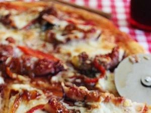 imagem do produto Pizza Massa de Fermentação Natural | Lombo + Cebola Caramelizada |35cm| 8 Fatias