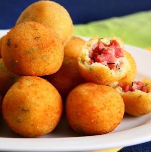 imagem do produto BOLINHO DE CALABRESA PORÇÃO