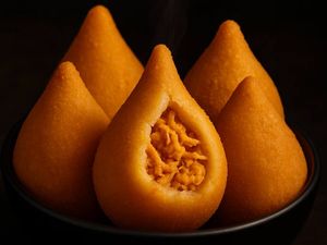 imagem do produto Coxinha de Frango (Serve 1 Pessoa)
