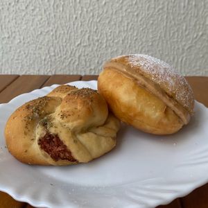 imagem do produto Pãozinho de calabresa + Sonho de doce de leite