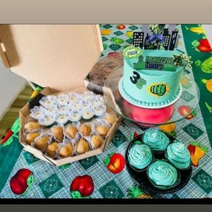 imagem do produto 1 bolo 15 fatias 20 salgados e 15 docinhos 