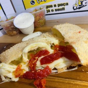 imagem do produto Pastel De Queijo C/ Tomate Seco 30cm