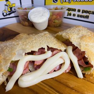 imagem do produto   Pastel De Calabresa C/ Catupiry 30cm