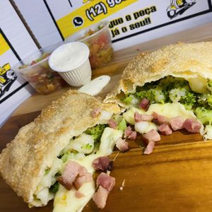 imagem do produto Pastel De Brócolis C/ Queijo e Bacon 30cm