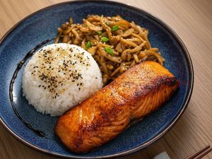 imagem do produto "Últimas horas" Teppan de Salmão com Legumes "Cortesia 1 Coca Cola 200 ml"