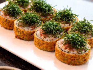 imagem do produto Hot Roll com Couve Crocante  Sushi Quente Especial 10 Unidades