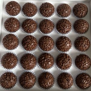 imagem do produto Brigadeiro tradicional ao leite 
