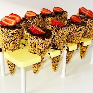 imagem do produto Cone Trufado com Morango 