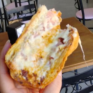 imagem do produto Pão com presunto e queijo 