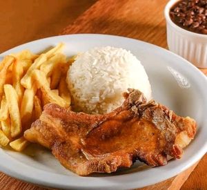 imagem do produto Uma especialidade tradicional brasileira, um suculento carré o no ponto e temper