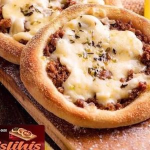 imagem do produto ESFIHA DE CARNE COM QUEIJO