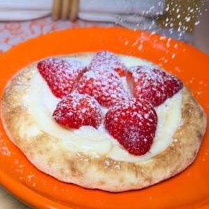 imagem do produto ESFIHA NINHO C/ MORANGO