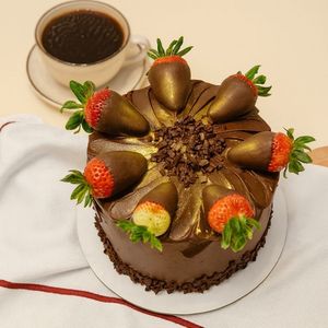 imagem do produto Torta de Morango com Chocolate | 1kg serve 5 pessoas 