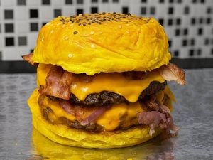 imagem do produto Hambúrguer Sunny Duplo Sol + Batata Frita