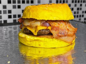 imagem do produto Hambúrguer Sunny Bacon + Batata Frita