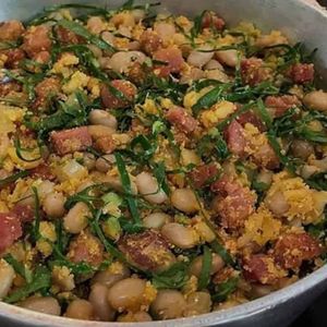 imagem do produto Feijão tropeiro ( porção que serve uma pessoa)