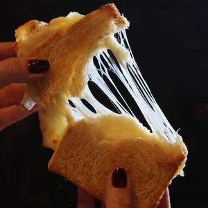 imagem do produto PÃO DE FORMA E QUEIJO COALHO 