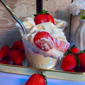 imagem do produto Copo da Felicidade Creme de Ninho & Morangos