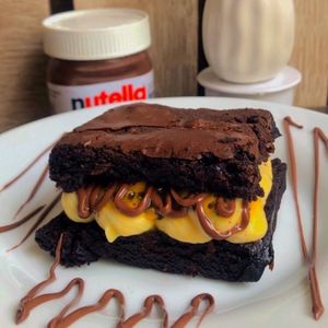 imagem do produto Brownie Ninho, Maracujá & Avelã 