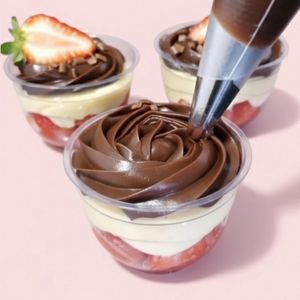 imagem do produto Bombom de morango no pote