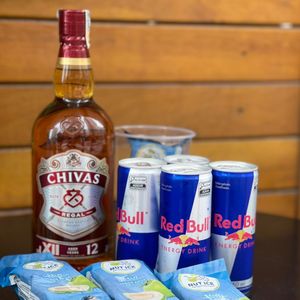 imagem do produto Chivas 12 Anos 1l + 4 Red Bull + 4 Gelo de Sabor