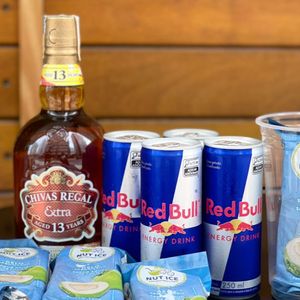 imagem do produto  Chivas 13 Anos Extra + 4 Red Bull + 4 Gelo de Sabor