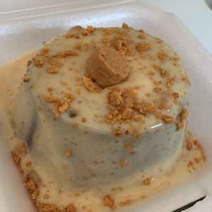 imagem do produto Mini bolo de chocolate com cobertura de Paçoca.