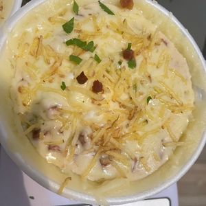 imagem do produto Batata recheada linguiça calabresa c brócolis ao molho branco 